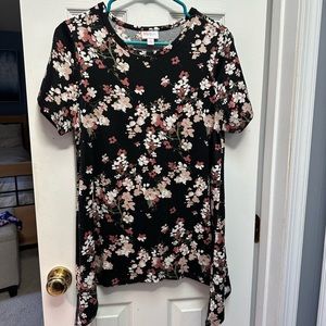 Lularoe Melissa top